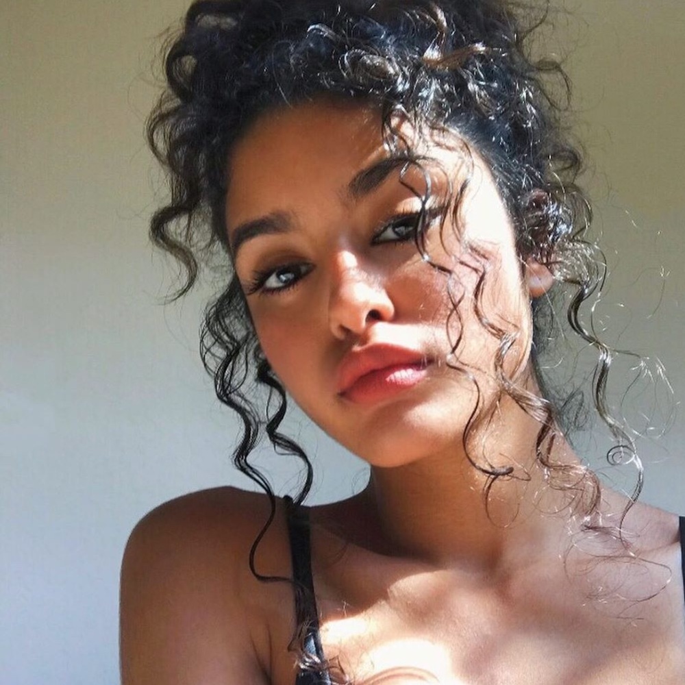 Meet your Posher, Lux